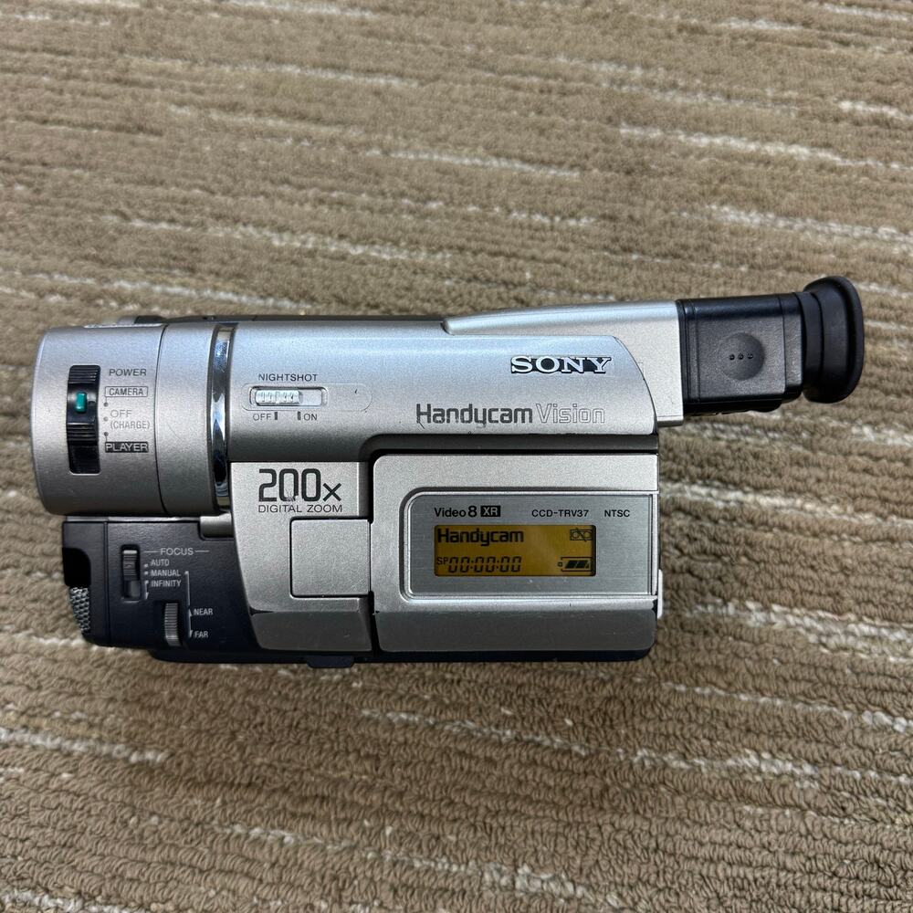 Sony Handycam CCD-TRV37 Vision Video8 Camcorder w/ Nightshot